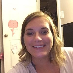 Meet your Posher, Caitlin